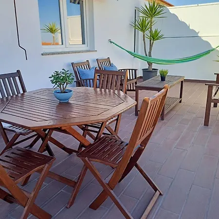 아파트 Modern In 80 M² Free Wifi 토레이라