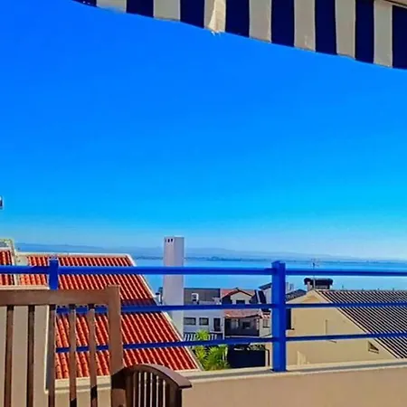 아파트 Modern In 80 M² Free Wifi 토레이라